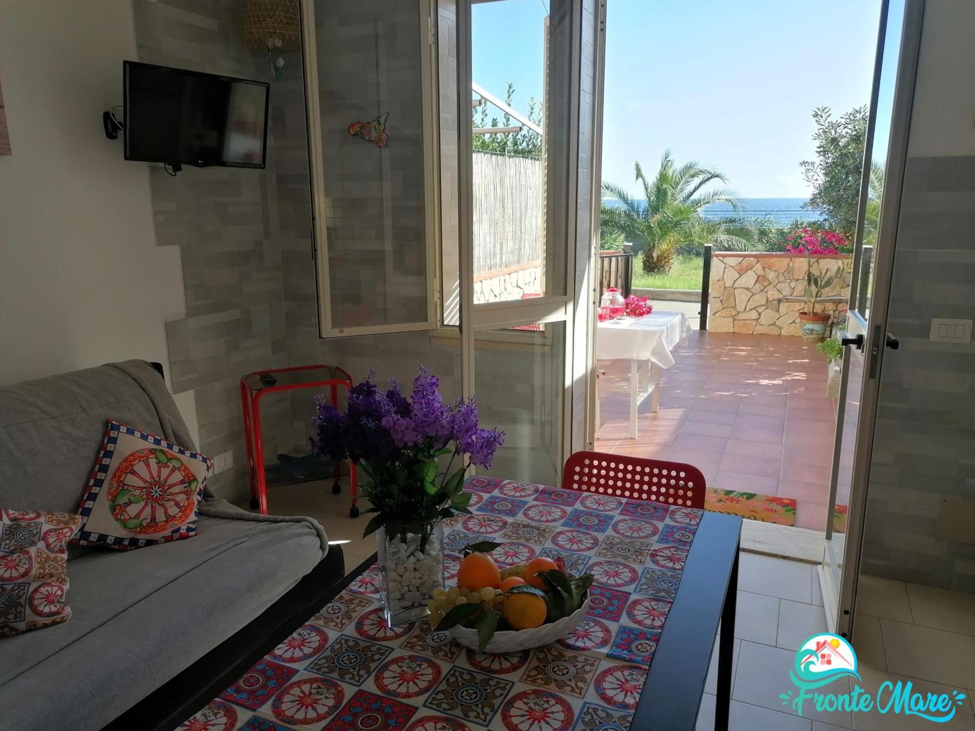 Casa Fronte Mare Villa ซานตาเทเรซา ดี รีวา ภายนอก รูปภาพ